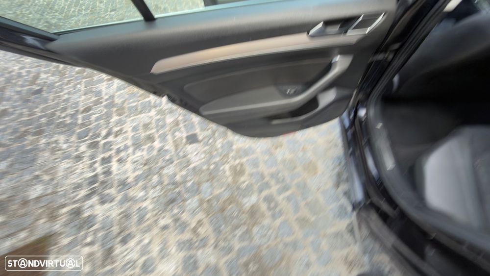 VW Passat 2.0 TDI Highline - 12