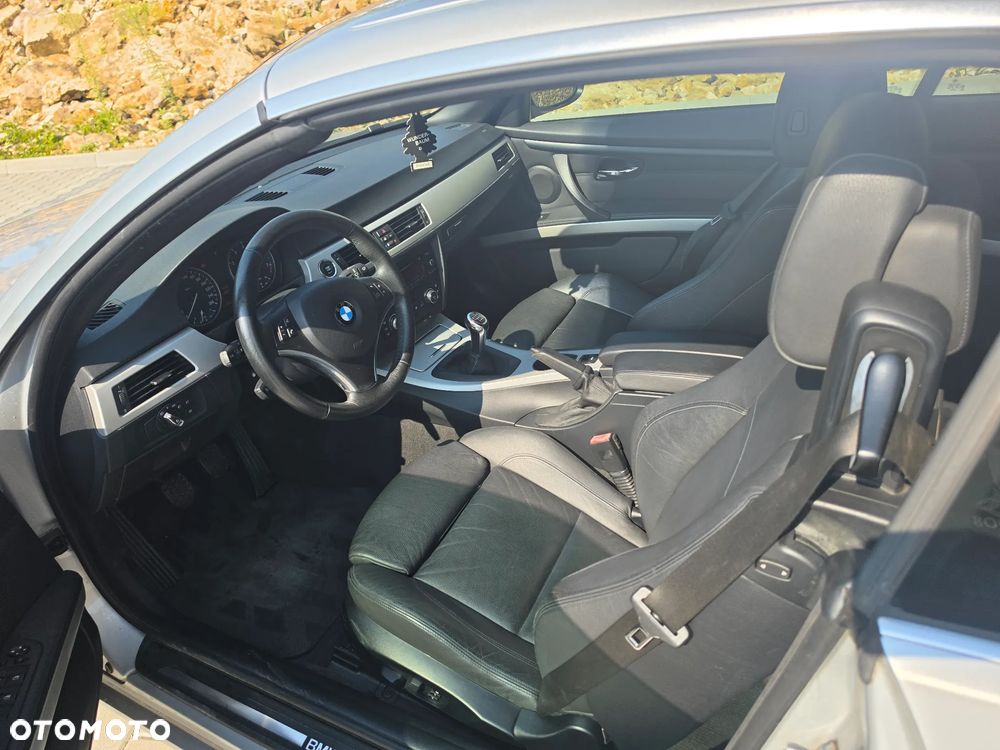 BMW Seria 3 320i - 8