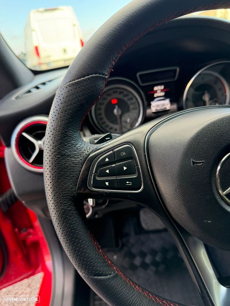 Mercedes-Benz CLA 220 - 30