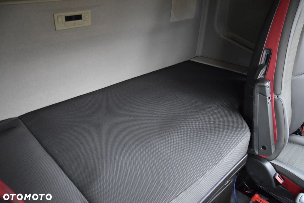 Volvo FH500 / NISKA KABINA / HYDRAULIKA / EURO 6 / ACC / LEDY / ALUFELGI / SERWISOWANY / SPROWADZONY - 33