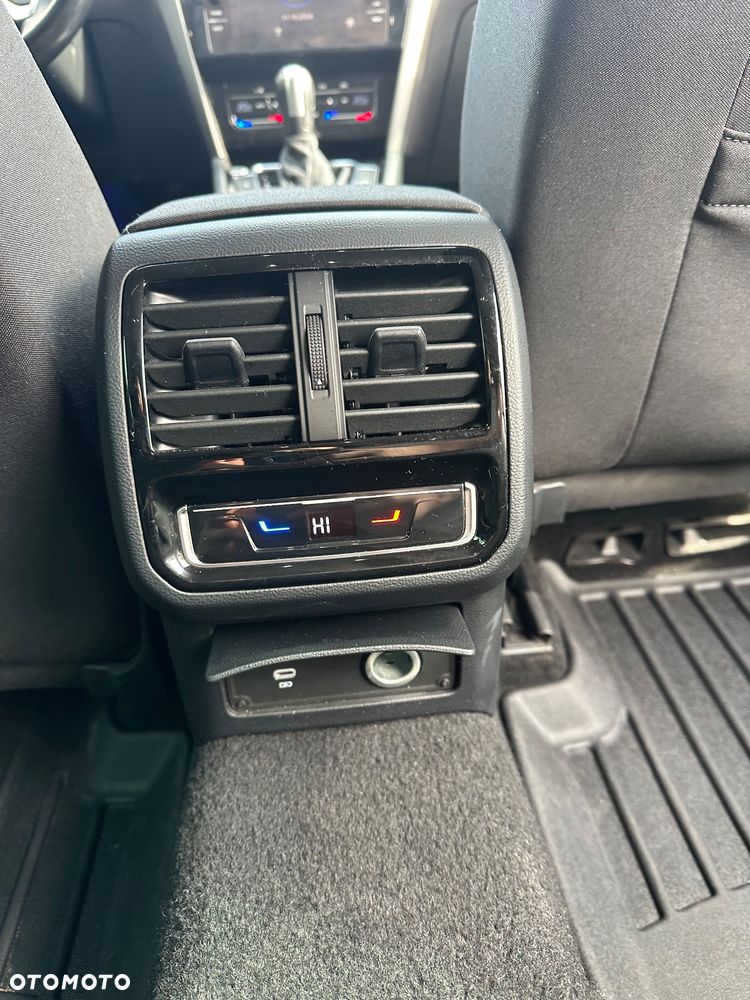 Volkswagen Passat - 17