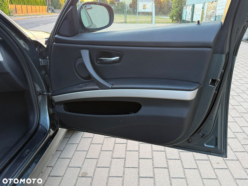 BMW Seria 3 - 18