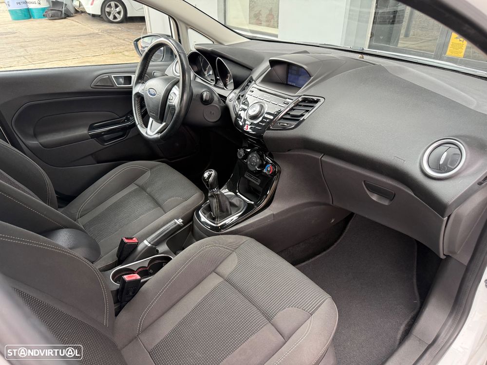 Ford Fiesta - 17
