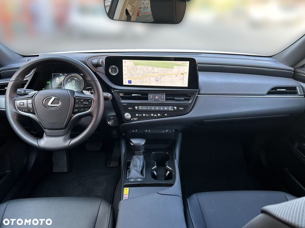 Lexus ES 300h Business Edition - 12