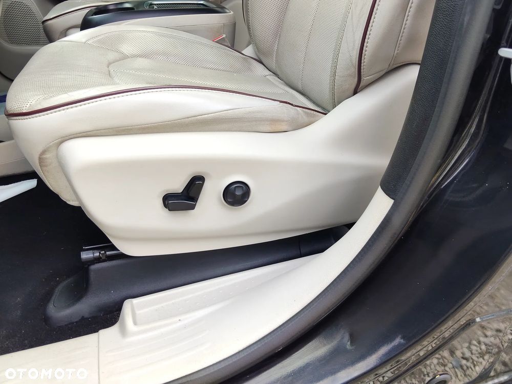 Chrysler Pacifica - 35