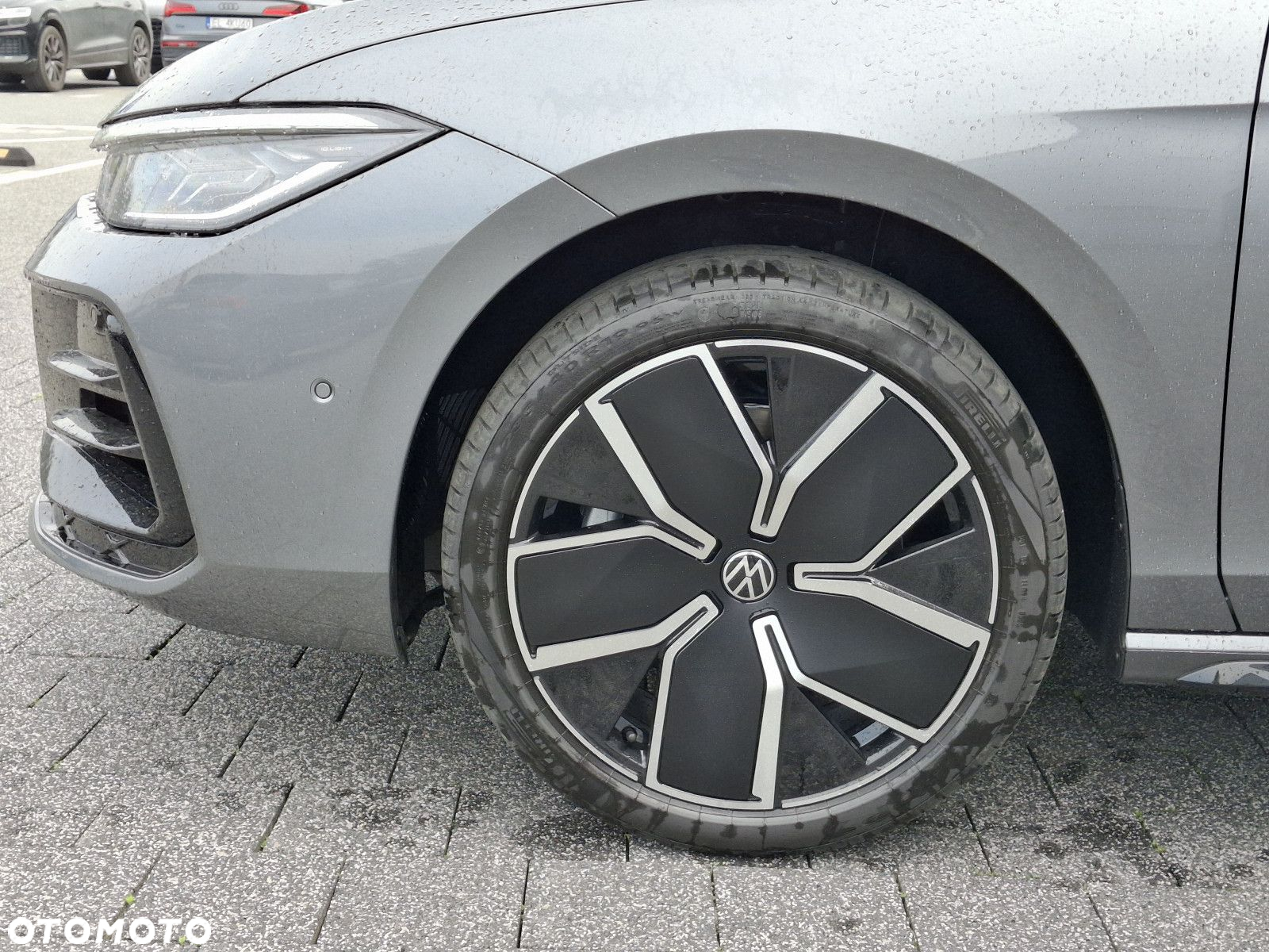 Volkswagen Passat - 4