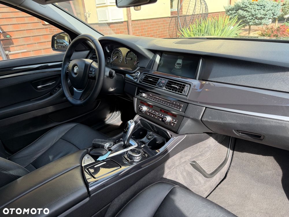 BMW Seria 5 520d Luxury Line - 14