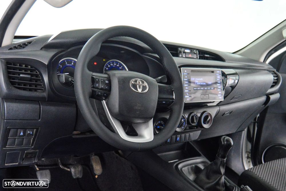 Toyota Hilux 2.4 D-4D 4X4 Cabine Simples 2L - 5