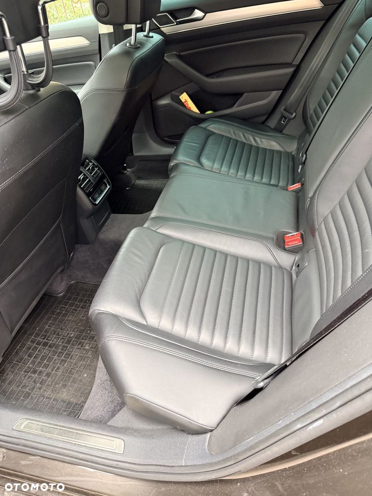 Volkswagen Passat 1.6 TDI SCR DSG Business - 11