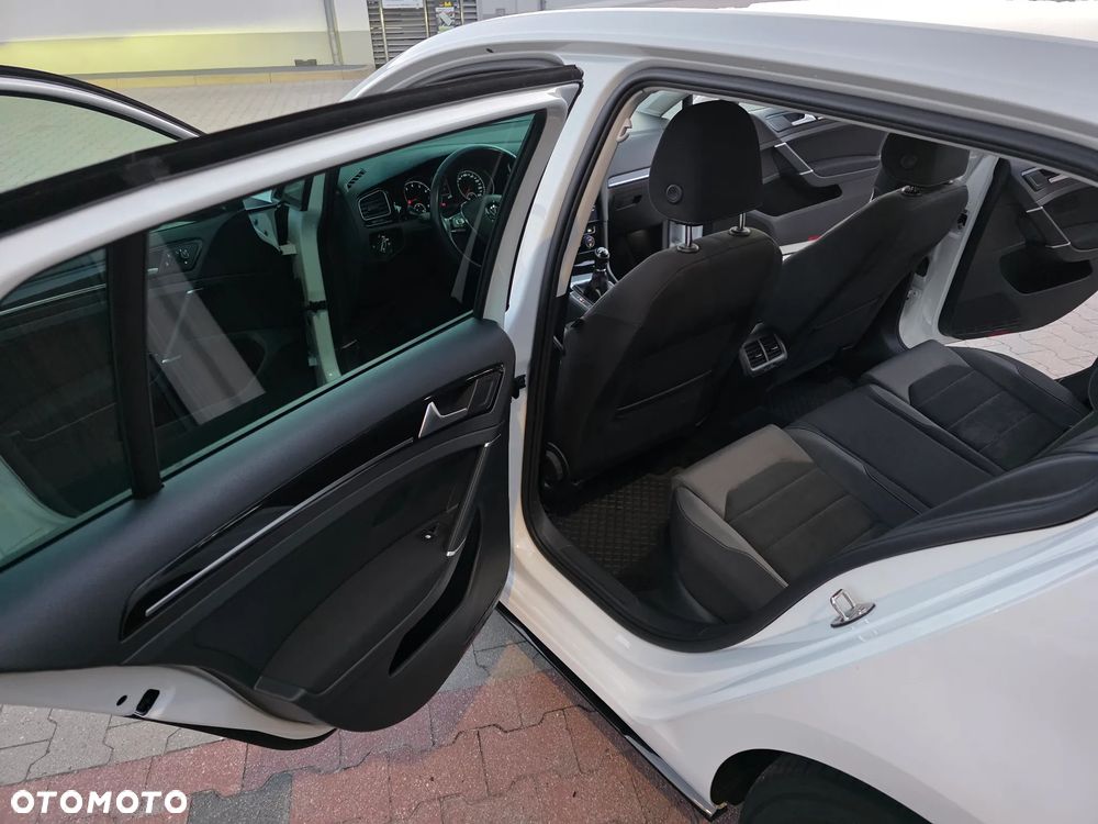 Volkswagen Golf 1.5 TSI ACT OPF Highline - 12