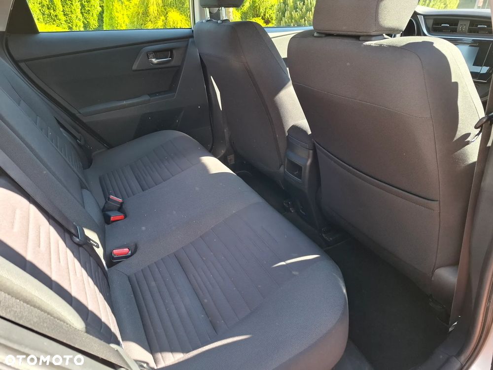 Toyota Auris - 14