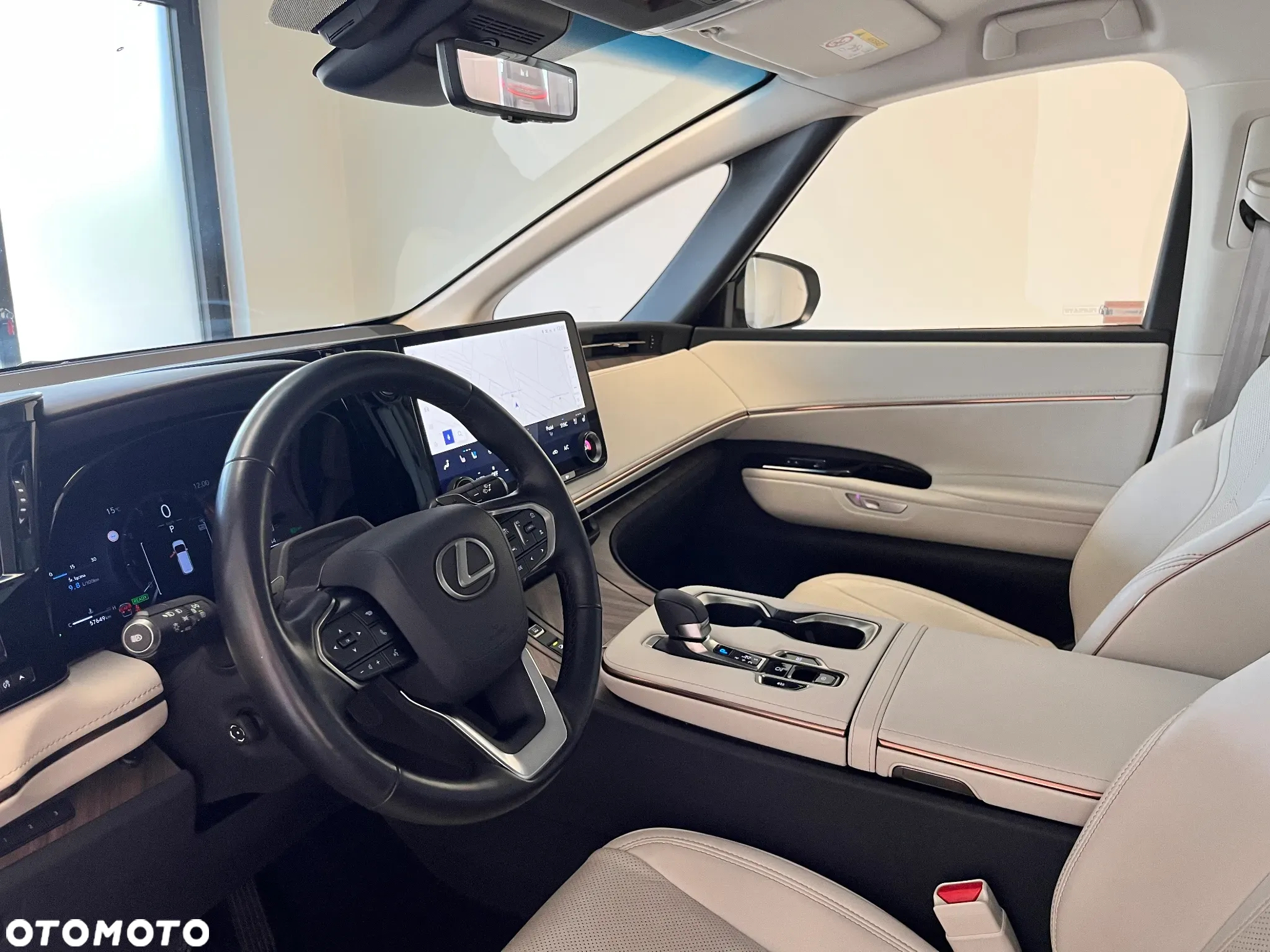Lexus LM 350h Omotenashi - 7
