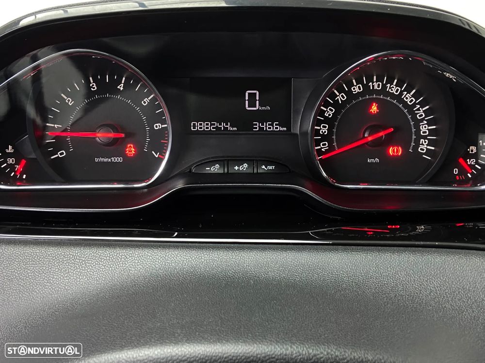 Peugeot 208 1.2 PureTech Style - 14