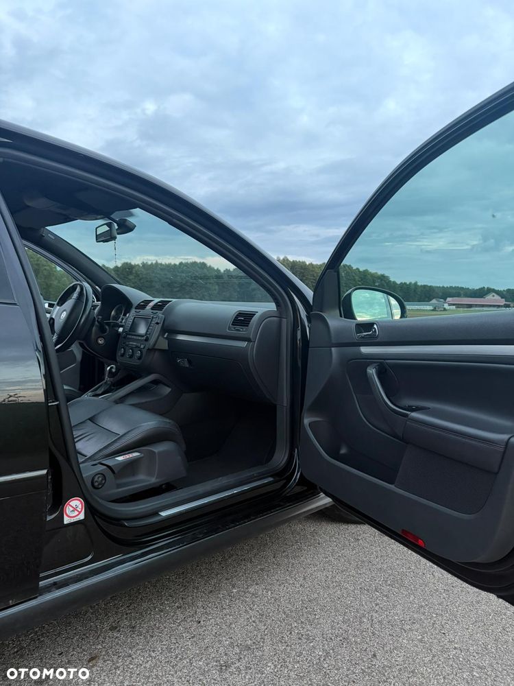 Volkswagen Golf - 8