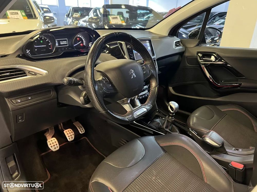Peugeot 2008 1.2 PureTech GT - 5