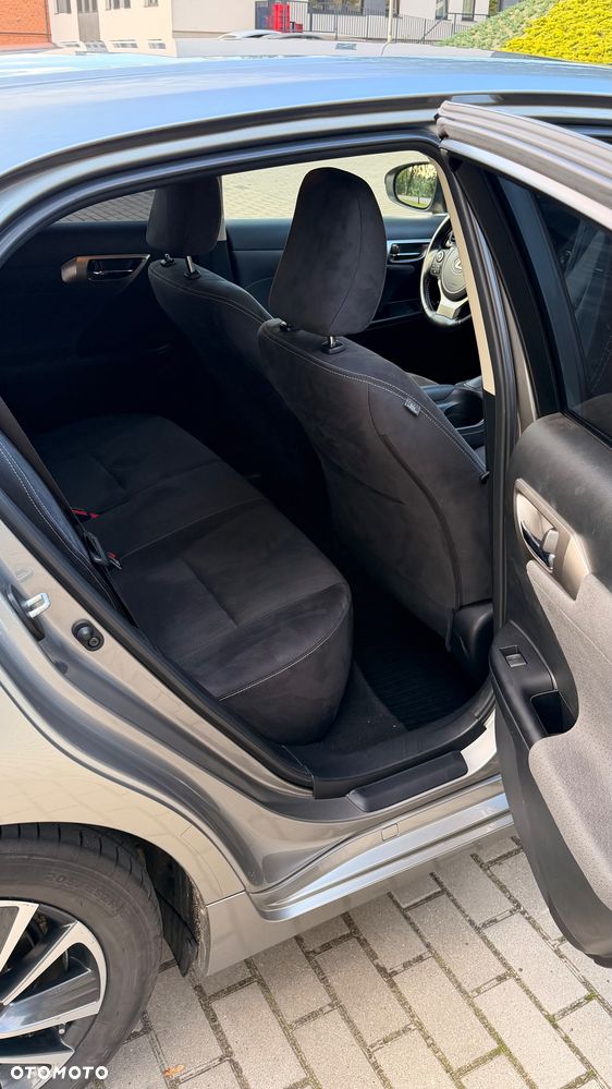 Lexus CT - 19