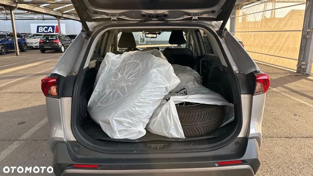 Toyota RAV4 - 6