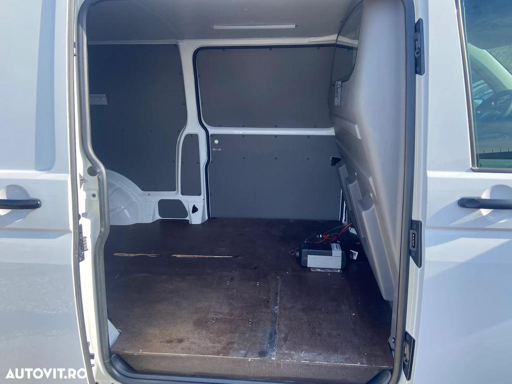 Volkswagen Transporter T6.1 - 22