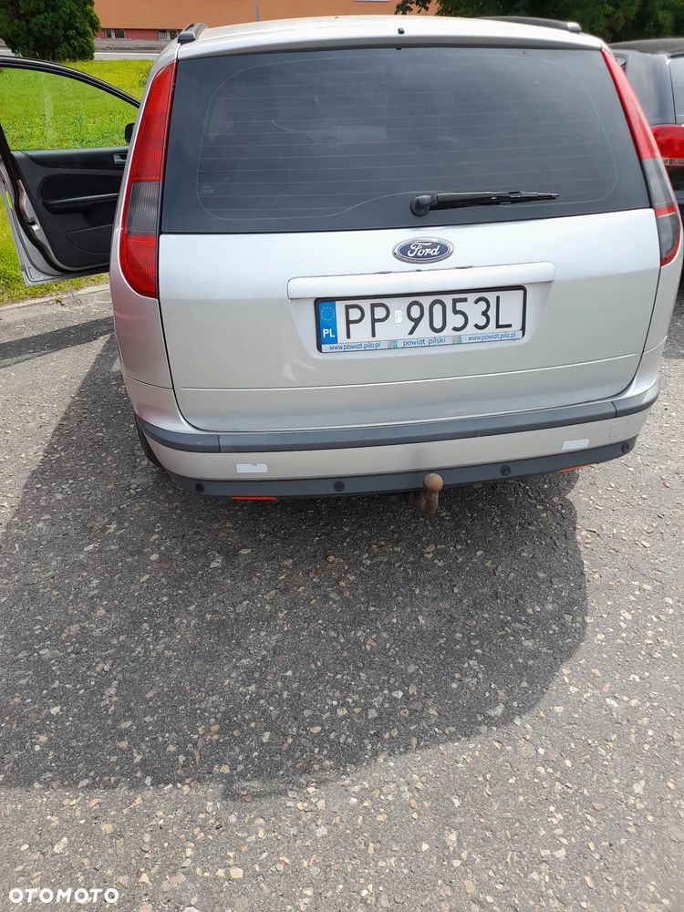 Ford Focus 2.0 Ghia - 18