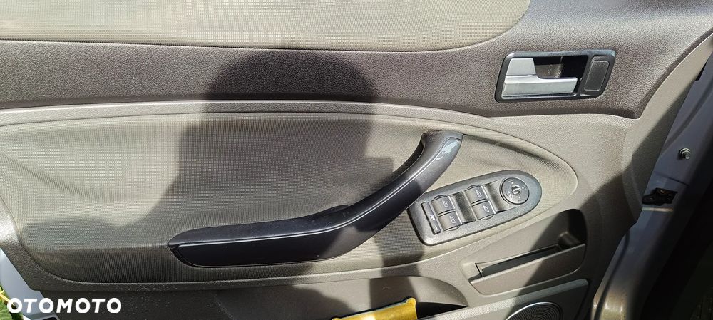 Ford Kuga 2.5 Titanium - 5