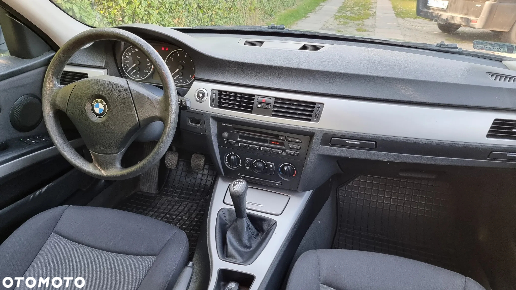 BMW Seria 3 318i - 12