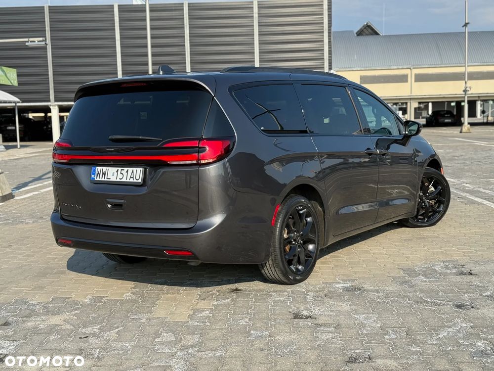 Chrysler Pacifica - 7