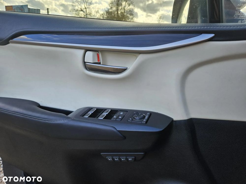 Lexus NX 300h Prestige AWD - 23