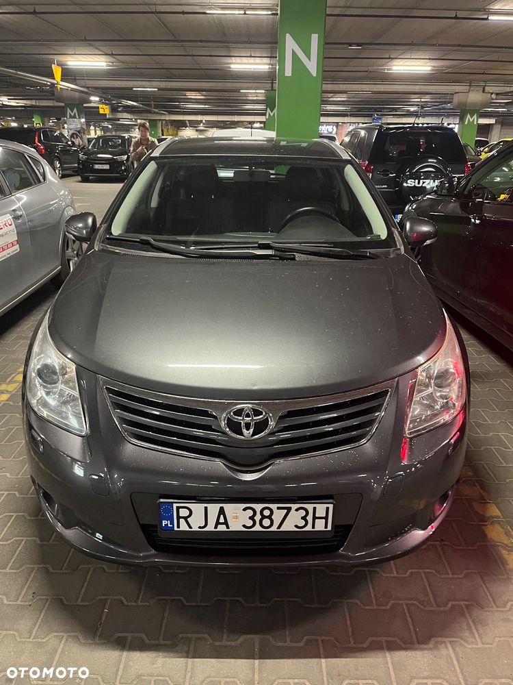 Toyota Avensis 2.0 D-4D Executive - 1