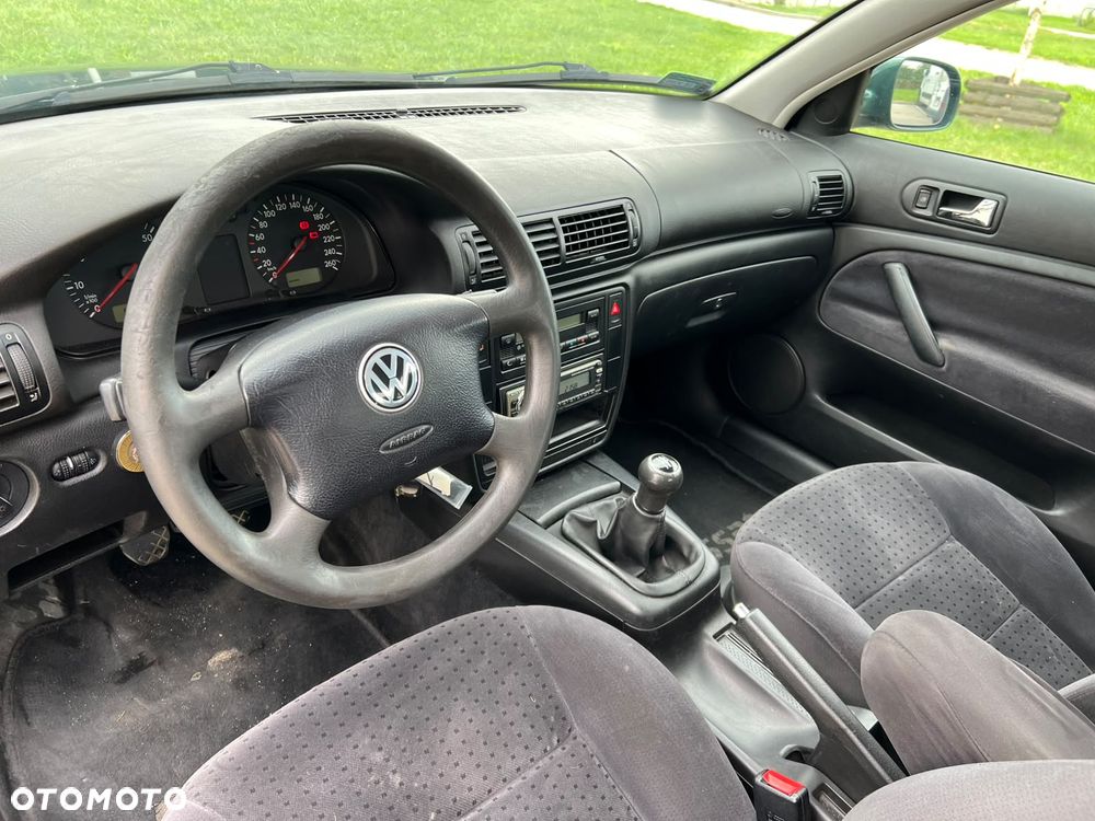 Volkswagen Passat - 21
