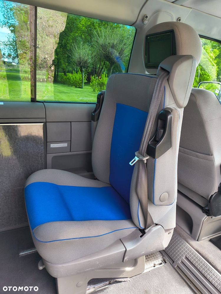 Volkswagen Multivan Standard - 14