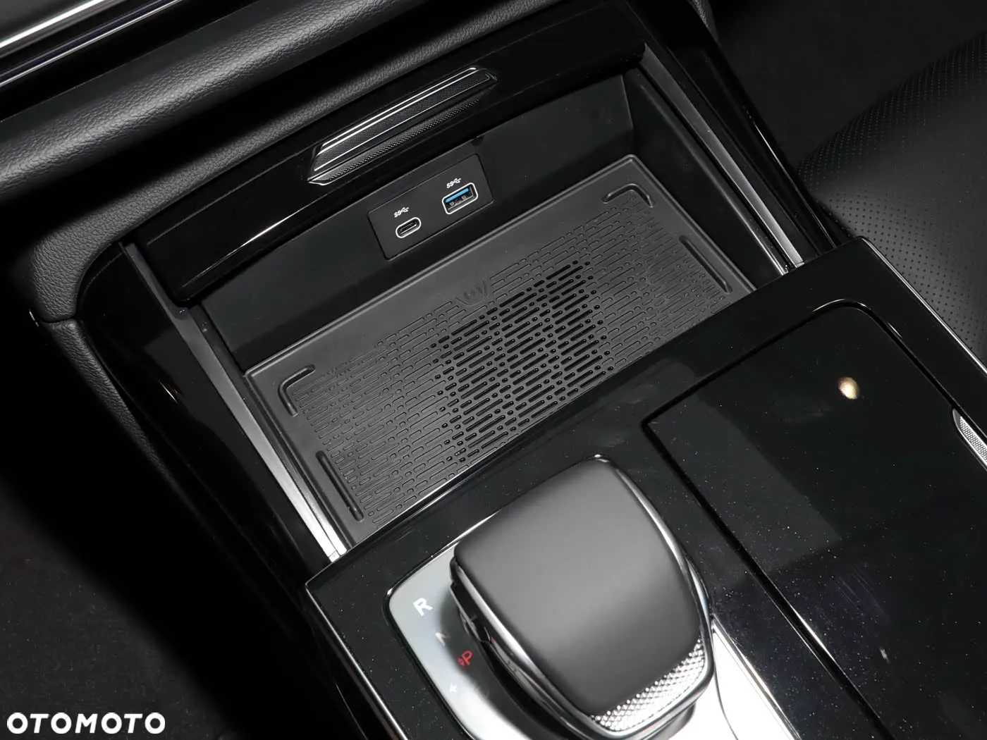 Hongqi H9 Standard - 17