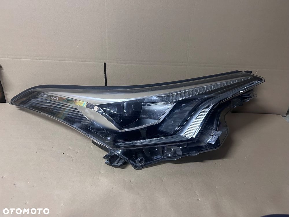 LAMPA PRAWA TOYOTA CHR 16-20 FULL LED PRZÓD PRZEDNIA