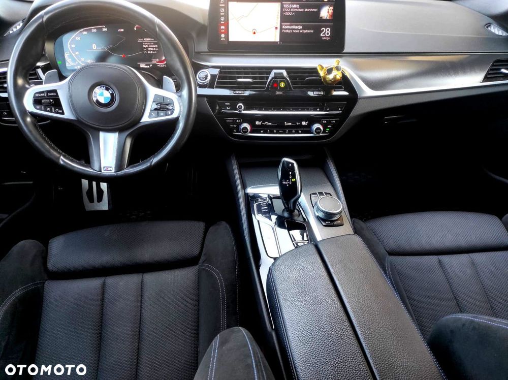 BMW Seria 5 520d xDrive - 11