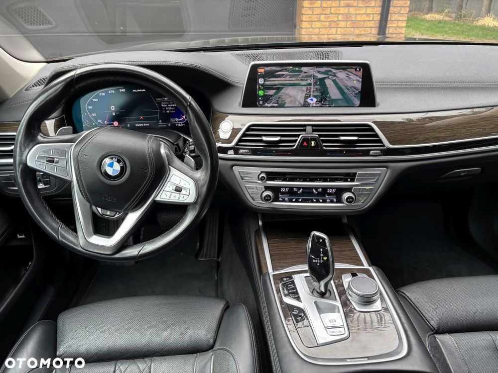 BMW Seria 7 740Li - 11