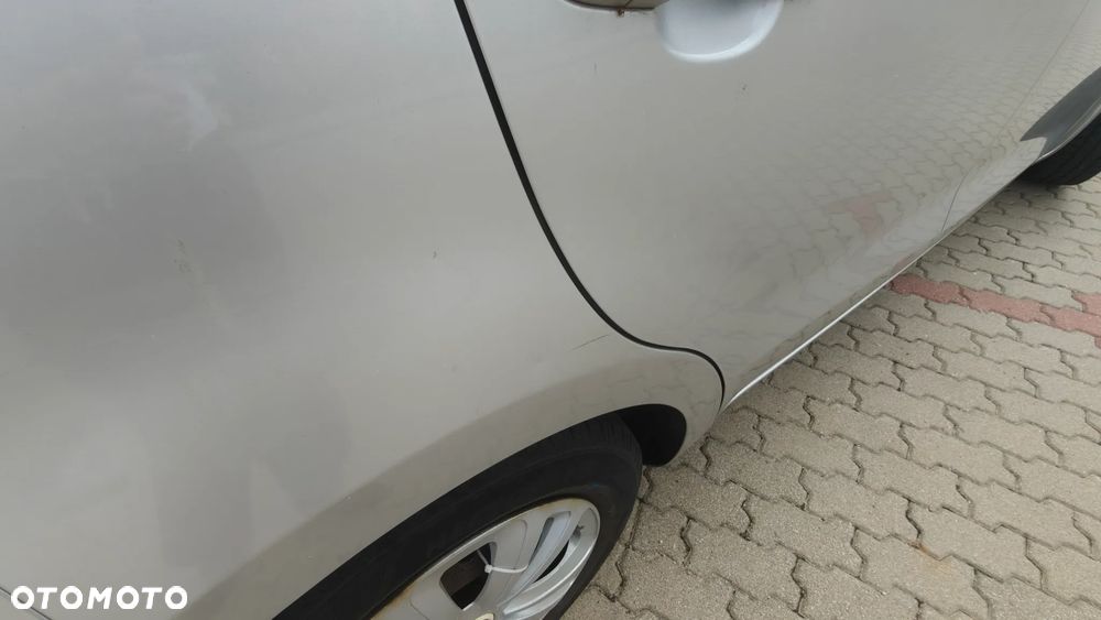 Kia Rio - 7