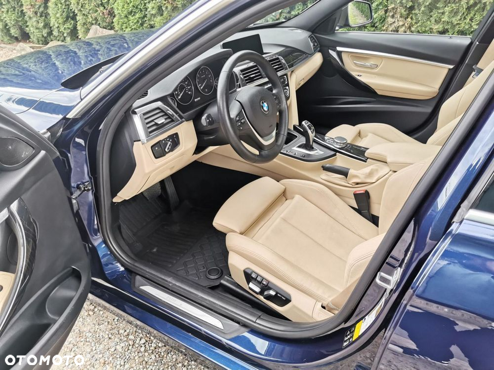 BMW Seria 3 330i xDrive Luxury Line - 14