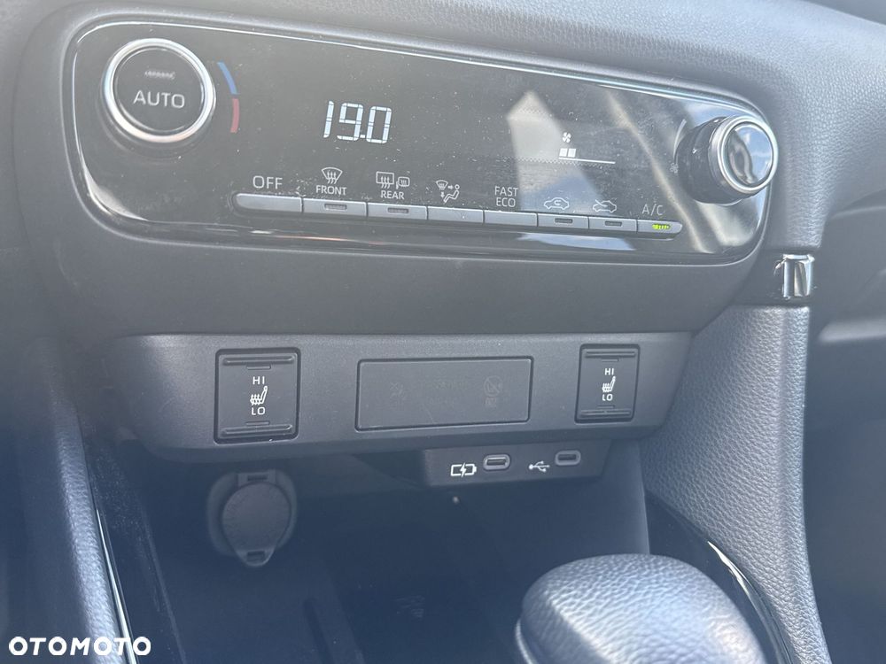 Toyota Yaris Hybrid 1.5 Style - 14
