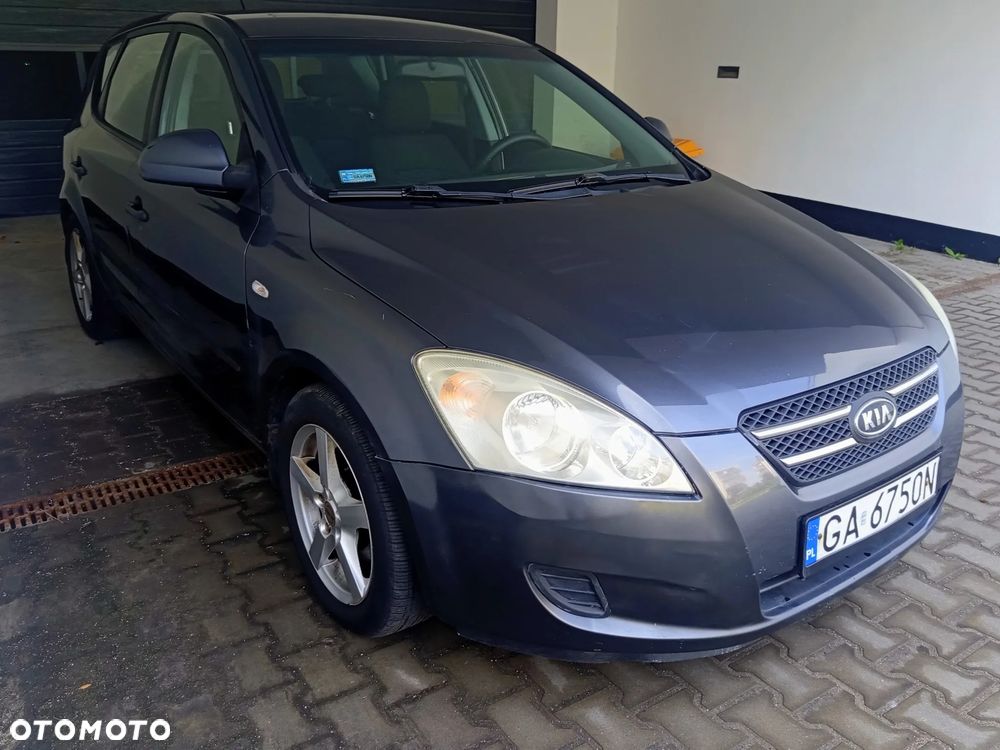 Kia Ceed 1.6 Crdi Comfort - 1
