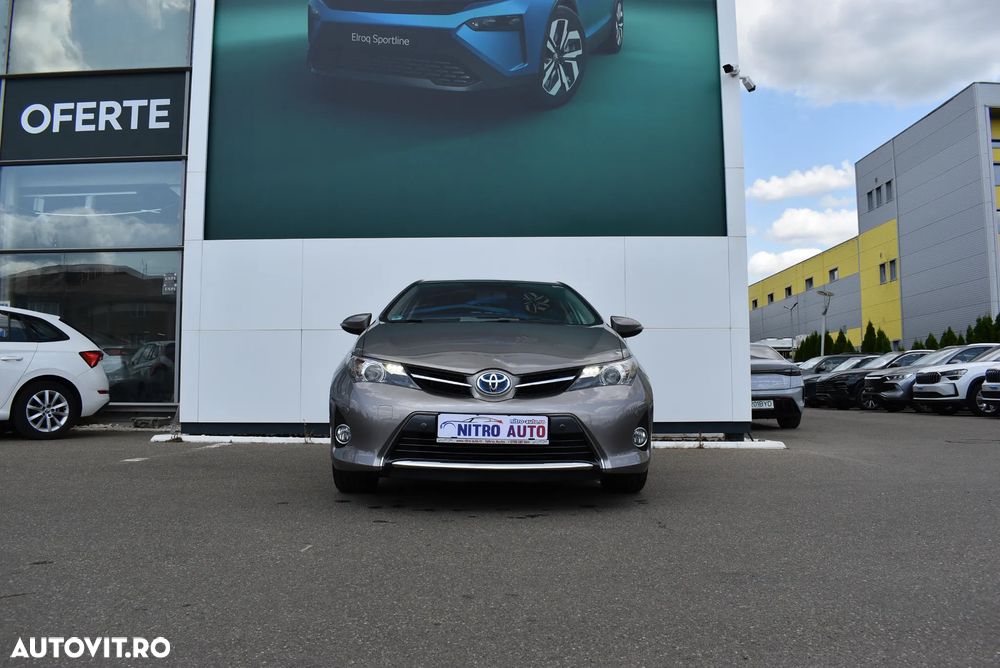Toyota Auris 1.8 L VVT-i Luna - 2