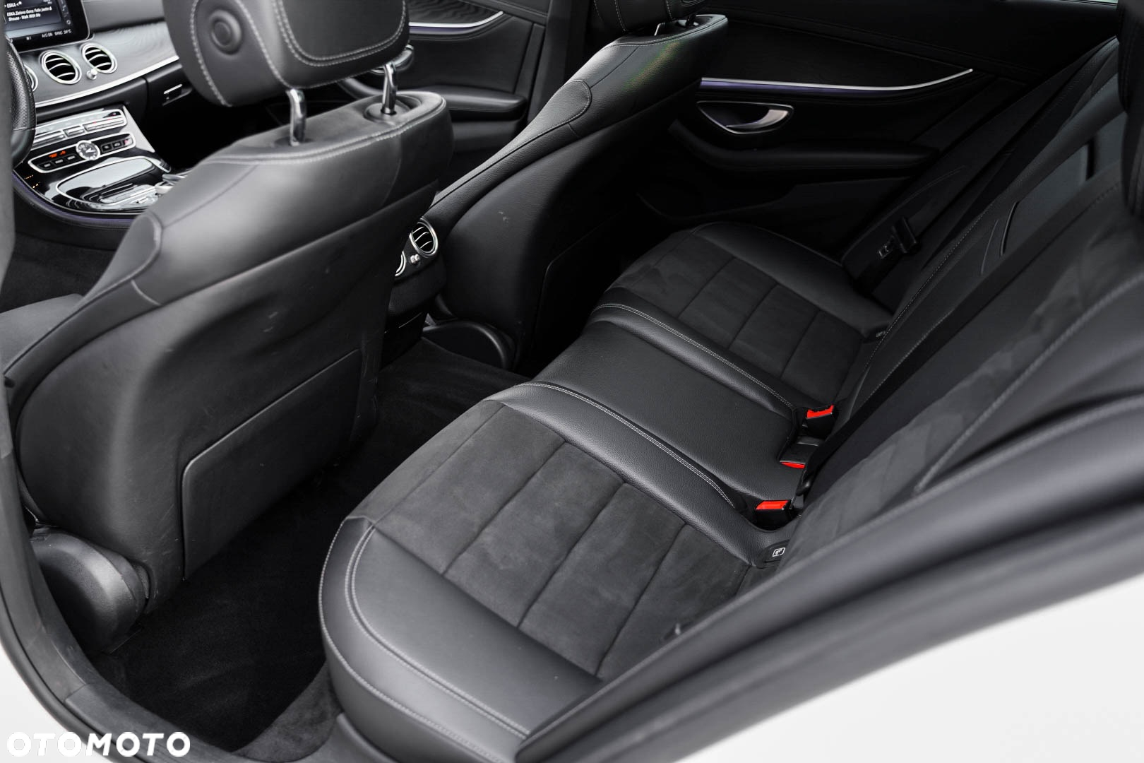 Mercedes-Benz Klasa E 220 d 9G-TRONIC - 33