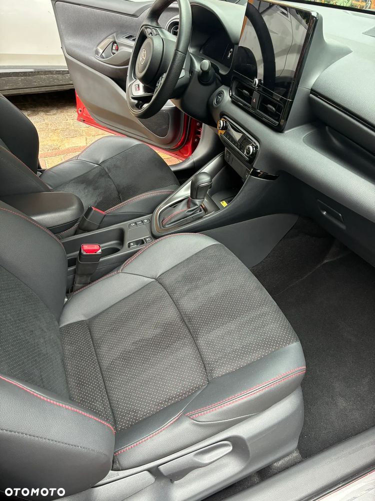 Toyota Yaris Hybrid 1.5 GR Sport - 13