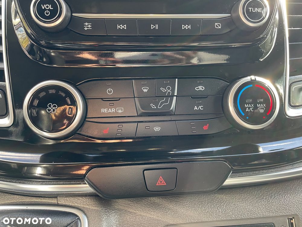 Ford Tourneo Custom 2.0 EcoBlue L2 Titanium - 13