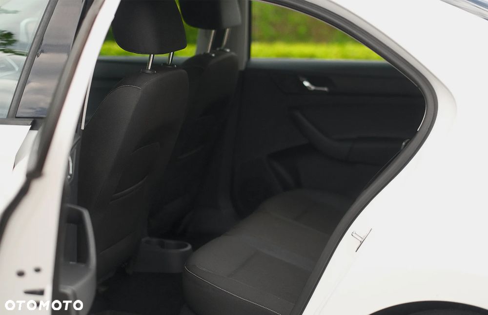 Skoda RAPID 1.2 TSI Elegance - 29