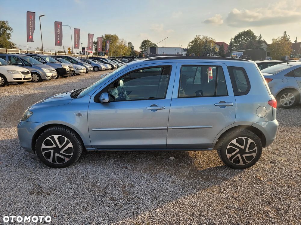 Mazda 2 2003 photo 2