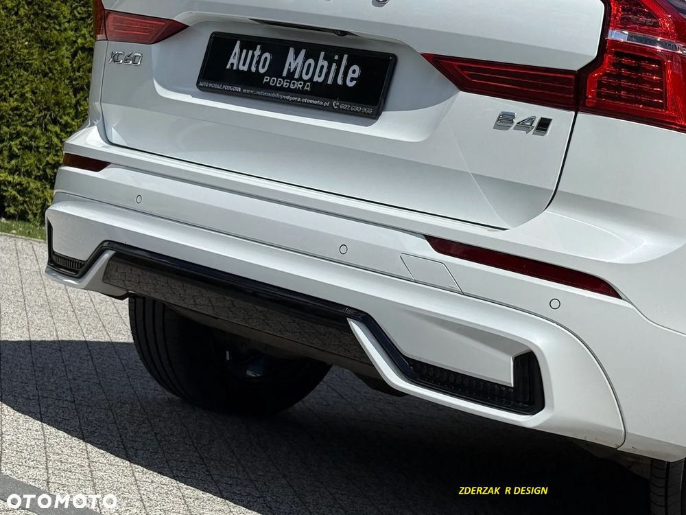 Volvo XC 60 B4 D AWD Plus Dark - 32