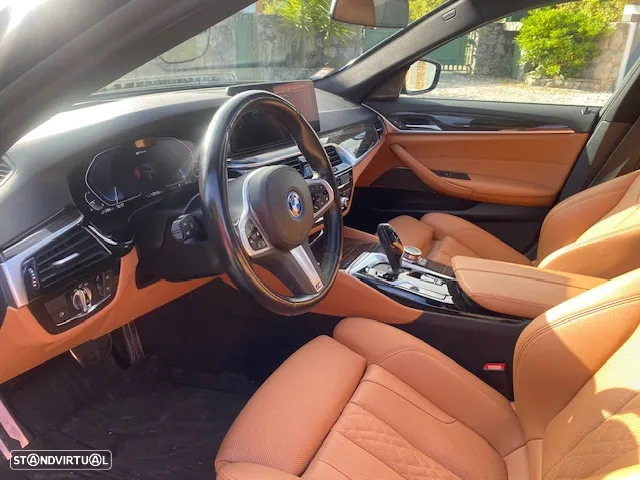BMW 530 e Pack Desportivo M - 36