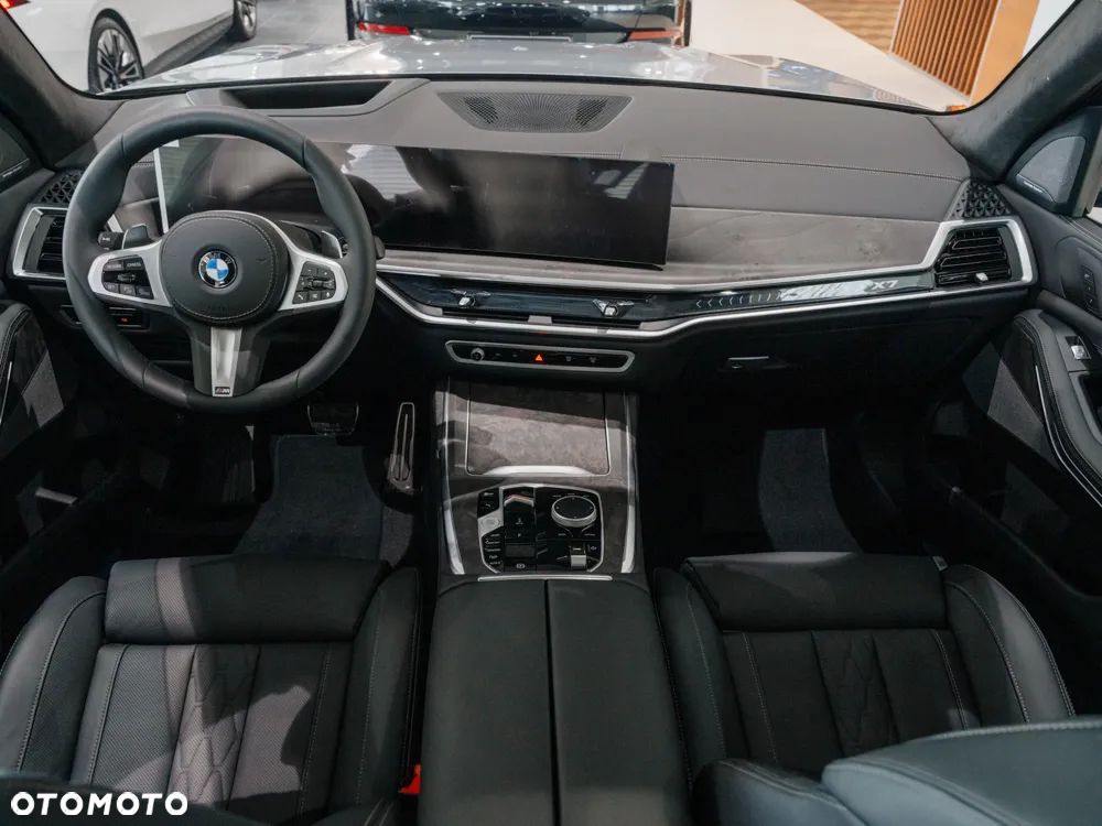 BMW X7 - 7
