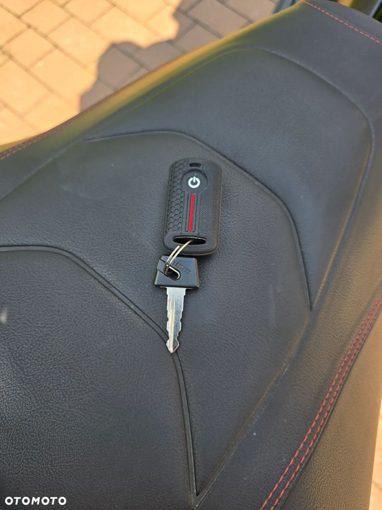 Yamaha X-max - 23