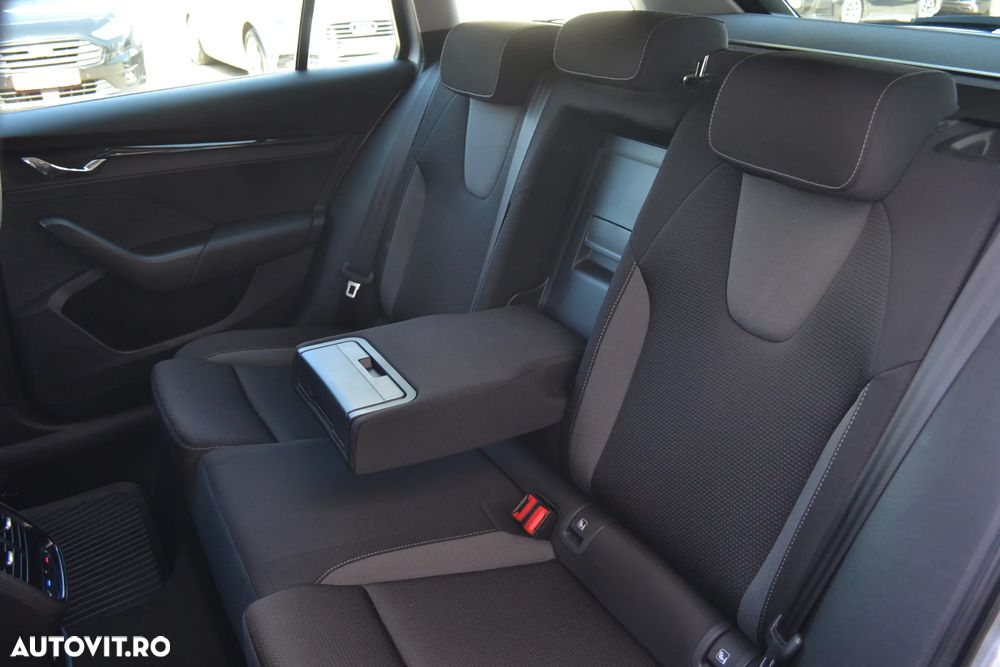 Skoda Octavia 2.0 TDI DSG Tour - 14