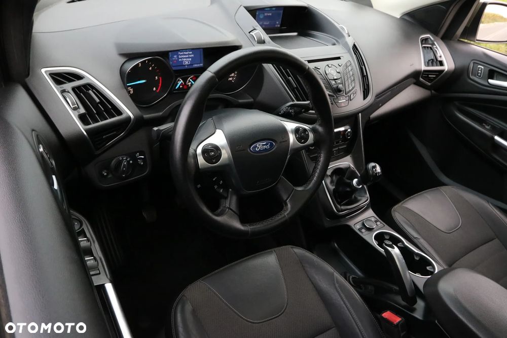 Ford Kuga - 31